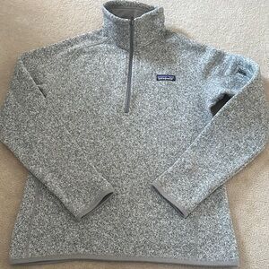 Patagonia Women's Gray Quarter-Zip Fleece Pullover!